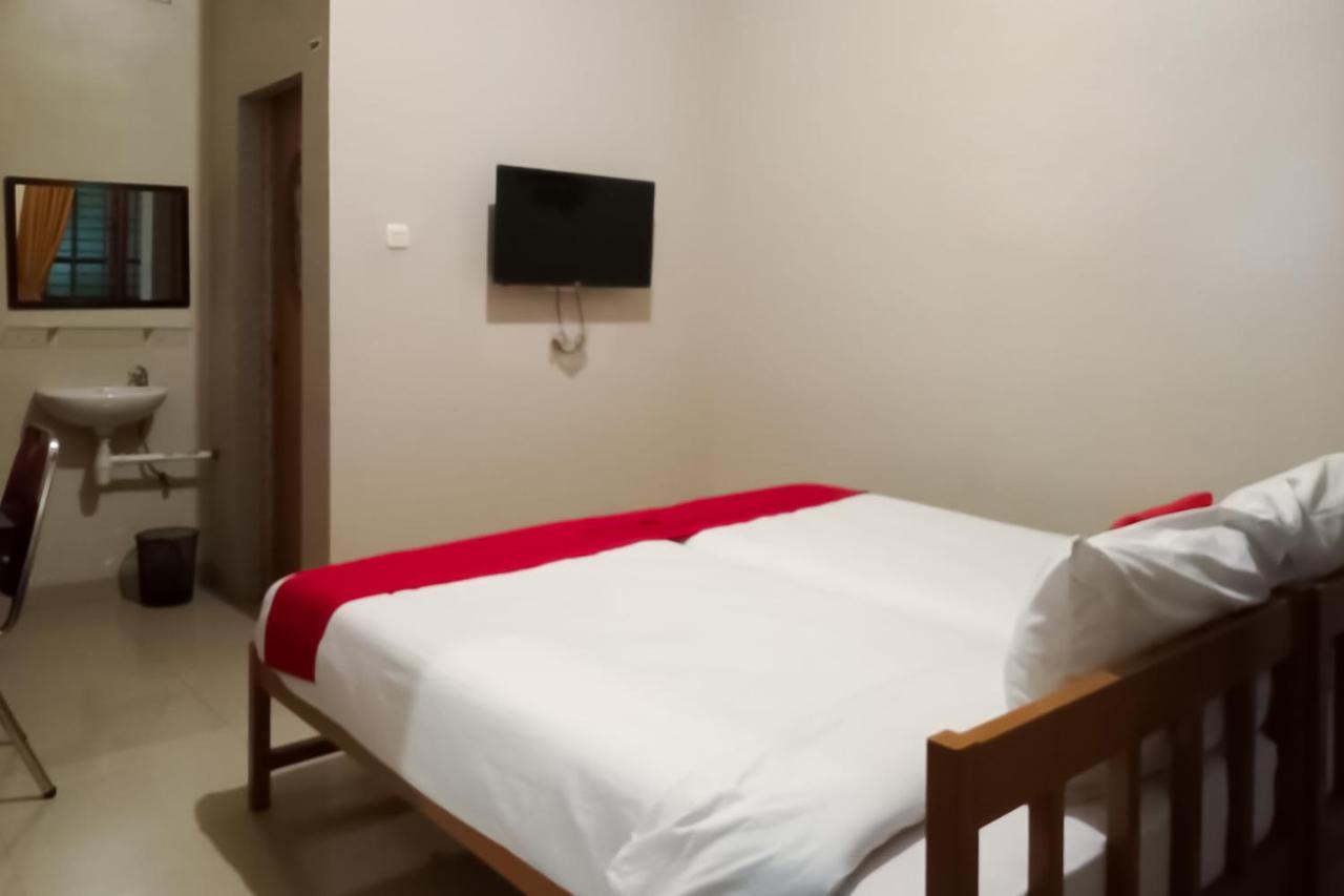 Reddoorz At Joyce Guest House Medan Kültér fotó