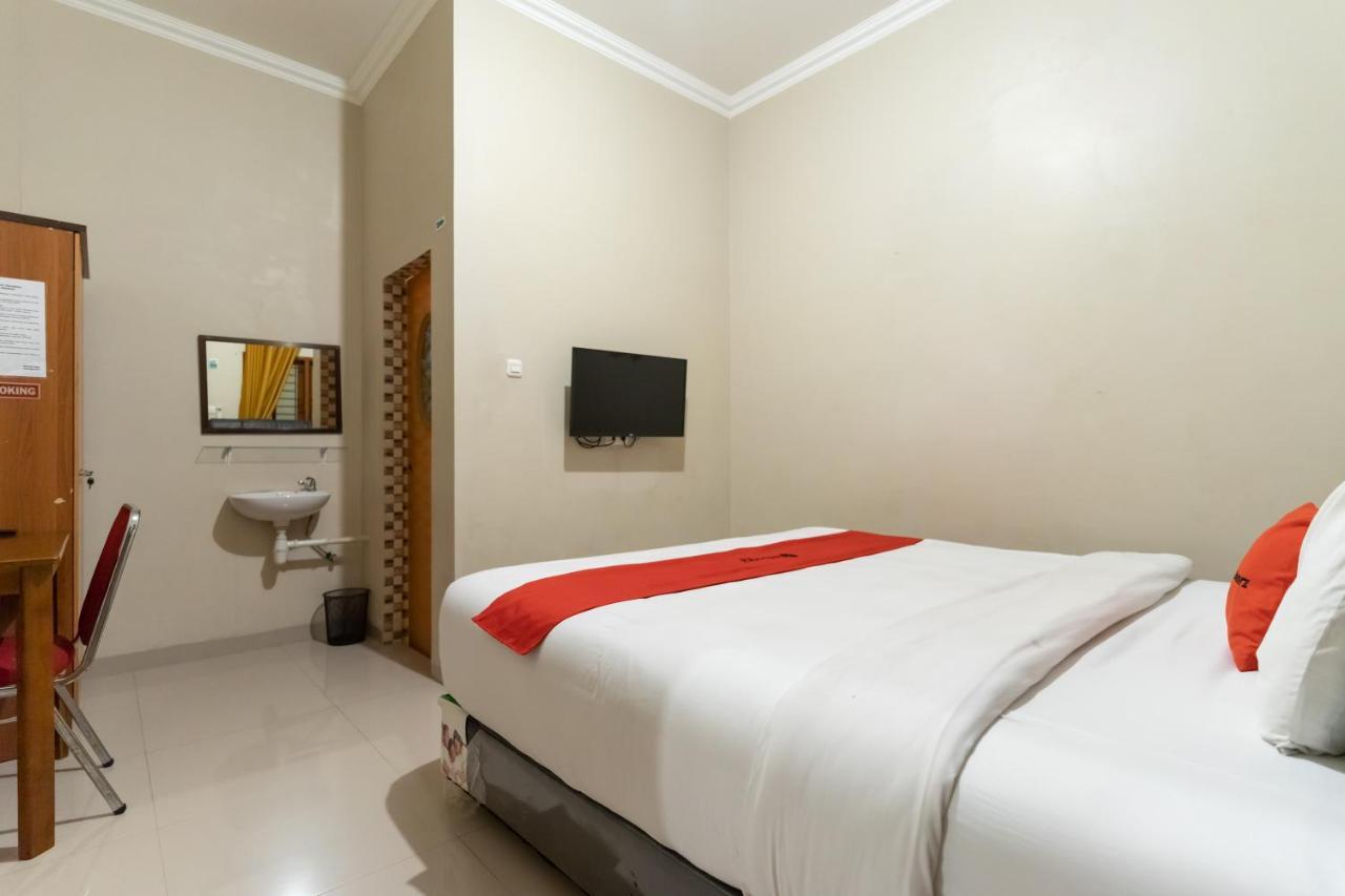 Reddoorz At Joyce Guest House Medan Kültér fotó