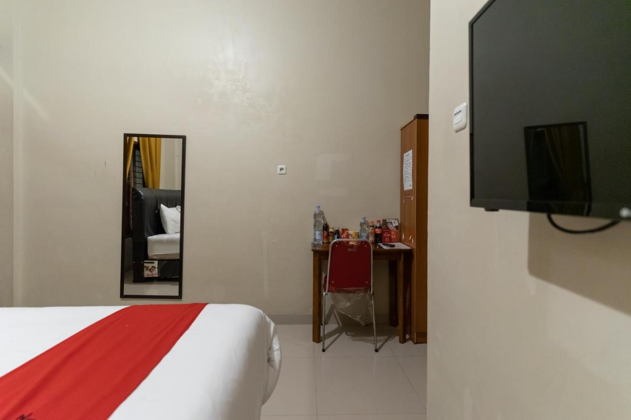 Reddoorz At Joyce Guest House Medan Kültér fotó