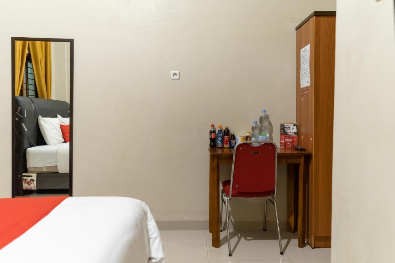 Reddoorz At Joyce Guest House Medan Kültér fotó
