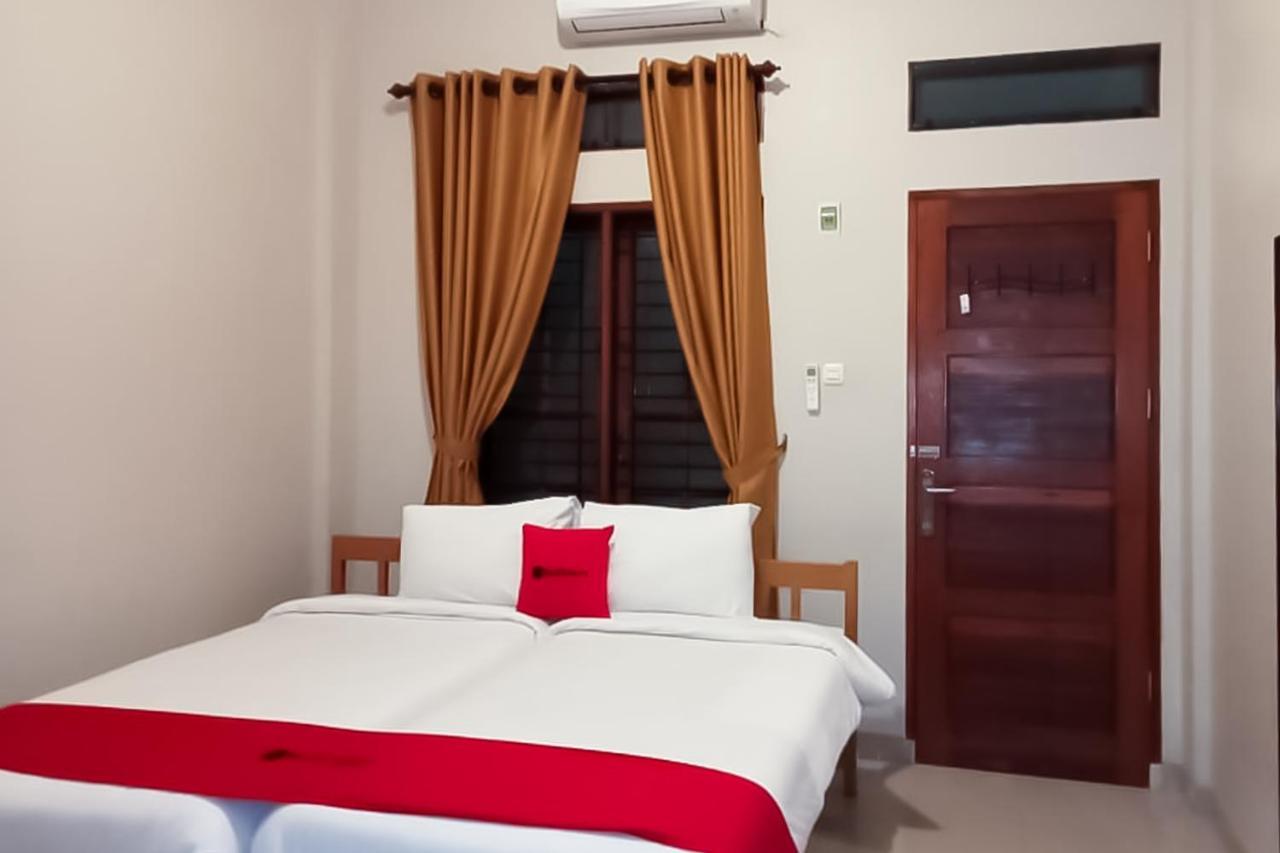 Reddoorz At Joyce Guest House Medan Kültér fotó