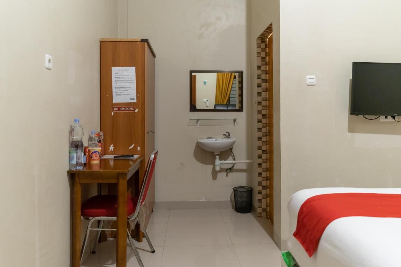 Reddoorz At Joyce Guest House Medan Kültér fotó
