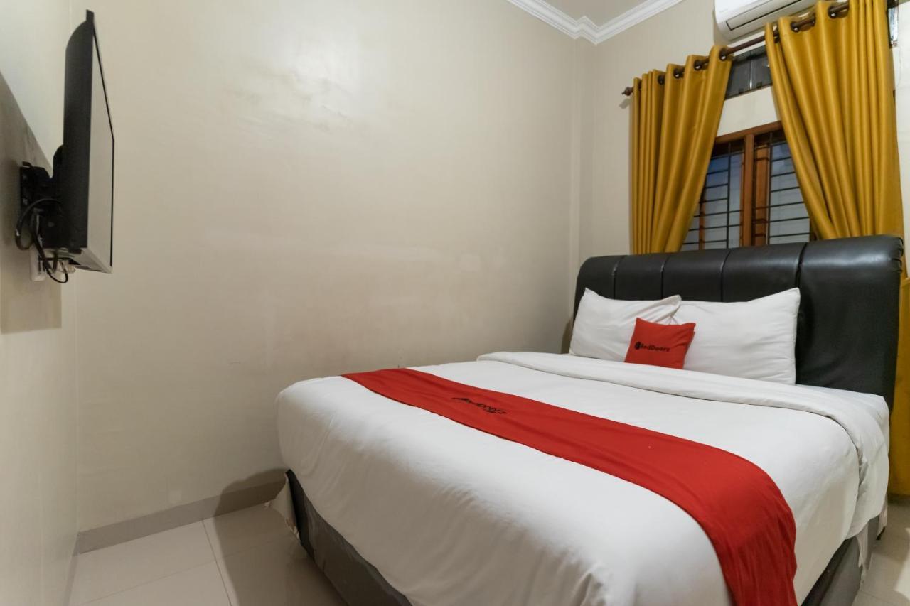 Reddoorz At Joyce Guest House Medan Kültér fotó