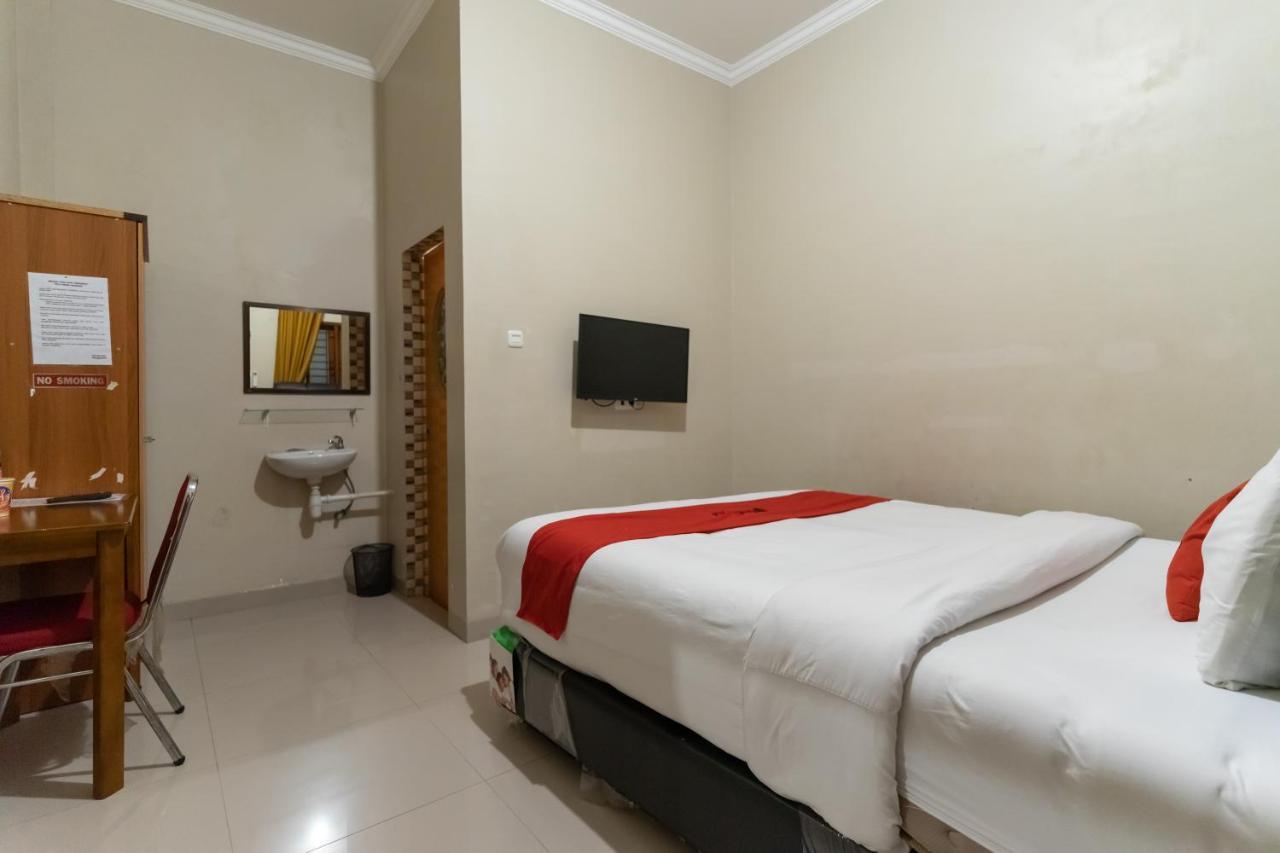 Reddoorz At Joyce Guest House Medan Kültér fotó