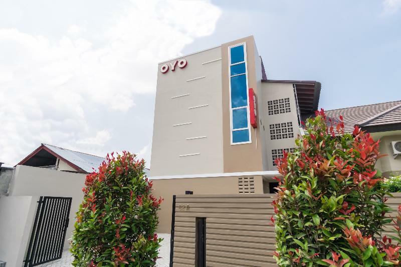 Reddoorz At Joyce Guest House Medan Kültér fotó
